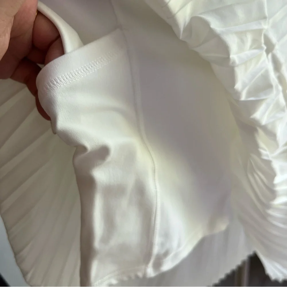 ALO Yoga Pleated Tennis Skirt (White)